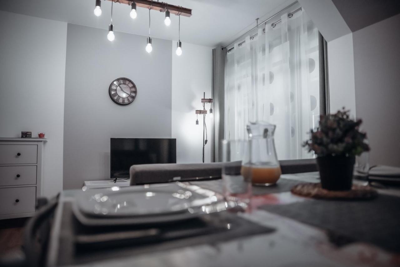Cosy Et Moderne En Centre Ville, Fibre Haut Debit Ernée 외부 사진