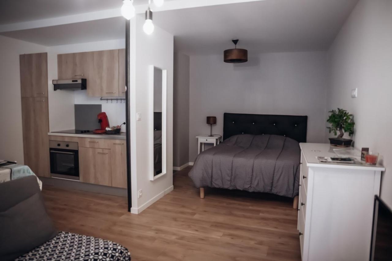 Cosy Et Moderne En Centre Ville, Fibre Haut Debit Ernée 외부 사진